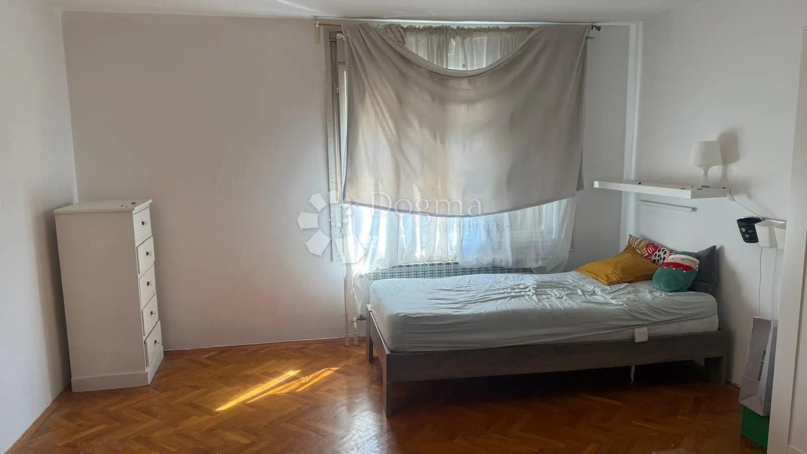 kuća s tri odvojena stana - slika 17