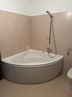 dvoetažna kuća s bazenom i dva parkirna mjesta, kaštel, istra - slika 5