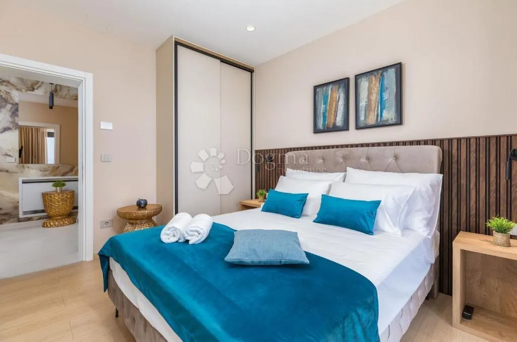 luksuzna villa s pogledom na more za hedoniste, link za 3d turu u opisu - slika 8