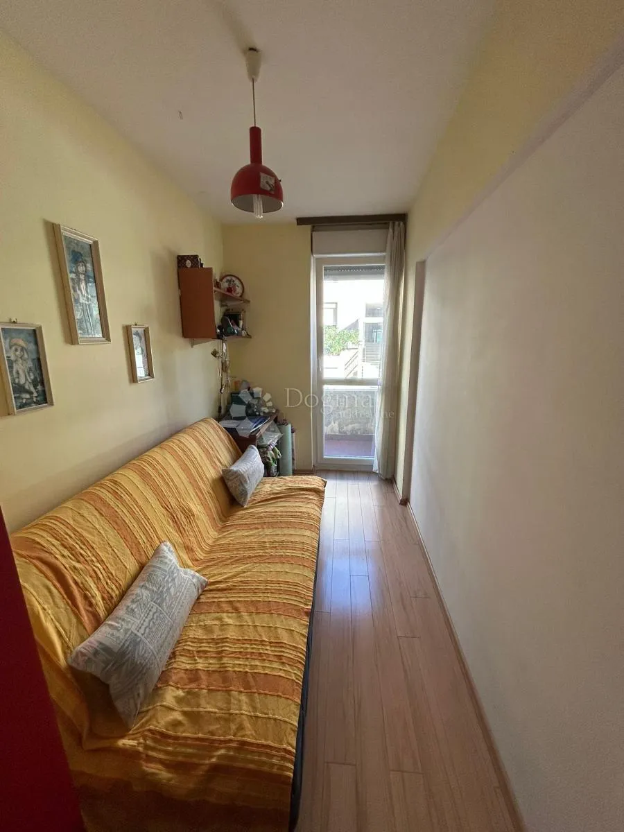 prizemni trosoban stan s terasama i vrtom – bili brig - slika 10