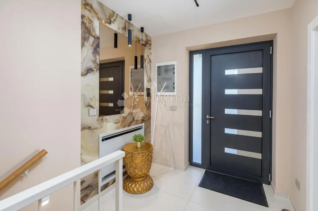 luksuzna villa s pogledom na more za hedoniste, link za 3d turu u opisu - slika 5
