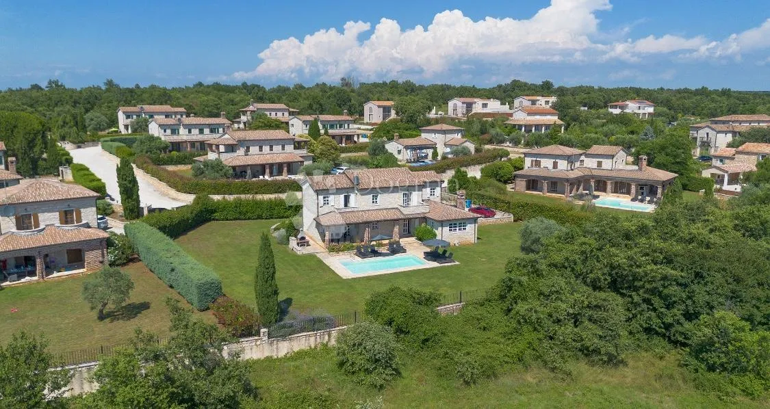 kompleks od 10 vila -heraki -poreč !! - slika 4