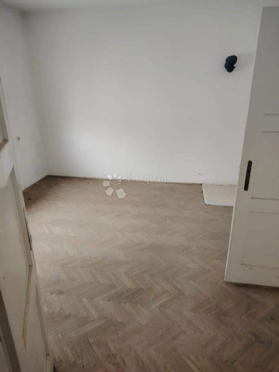 stan lički osik 2 kat - slika 6