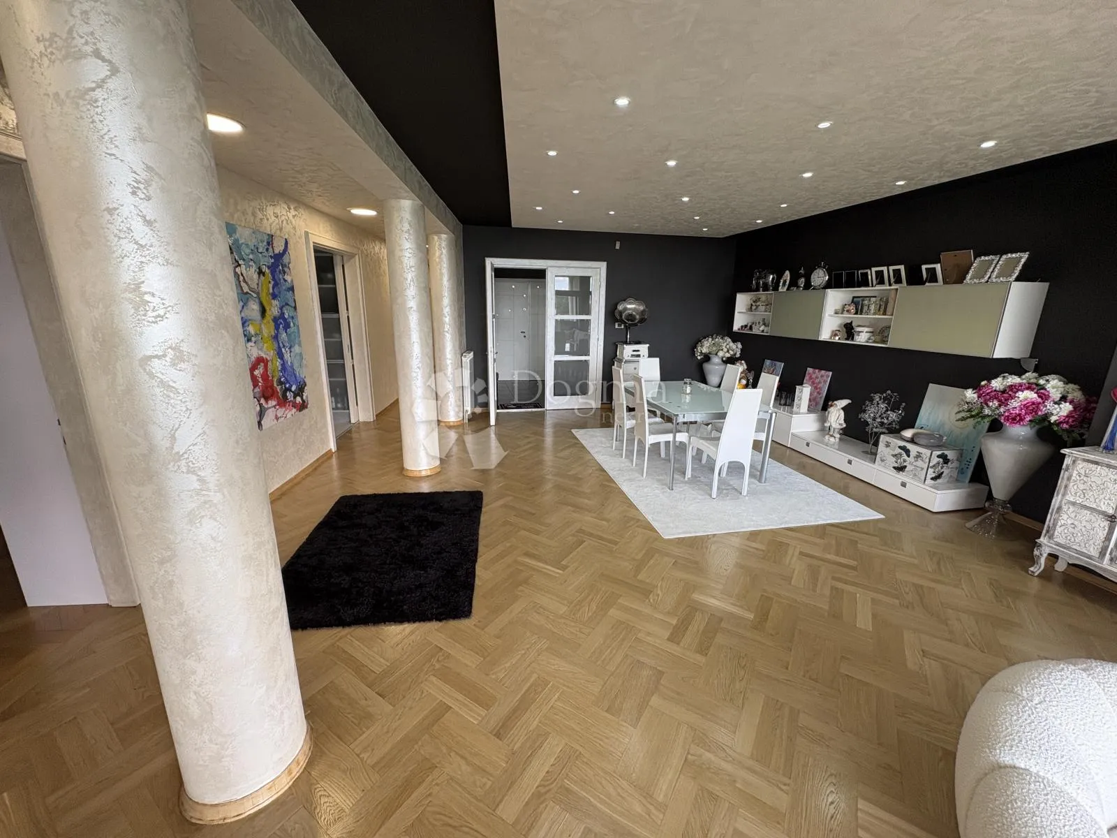 vrhovec 192 m² – panoramski pogled na zagreb, terase, garaža - slika 12