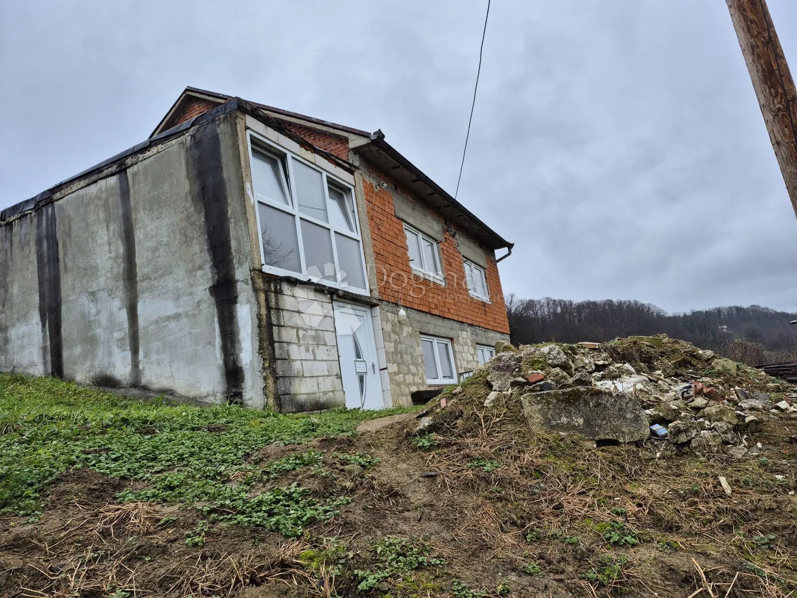 prostrana kuća s više od 10.000m² zemljišta u gornjoj pačetini - slika 12