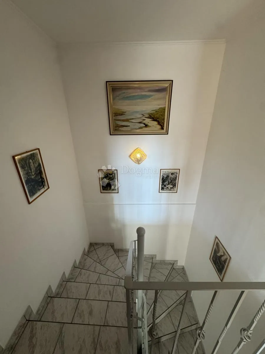 kuća sa dvije stambene jedinice - slika 7