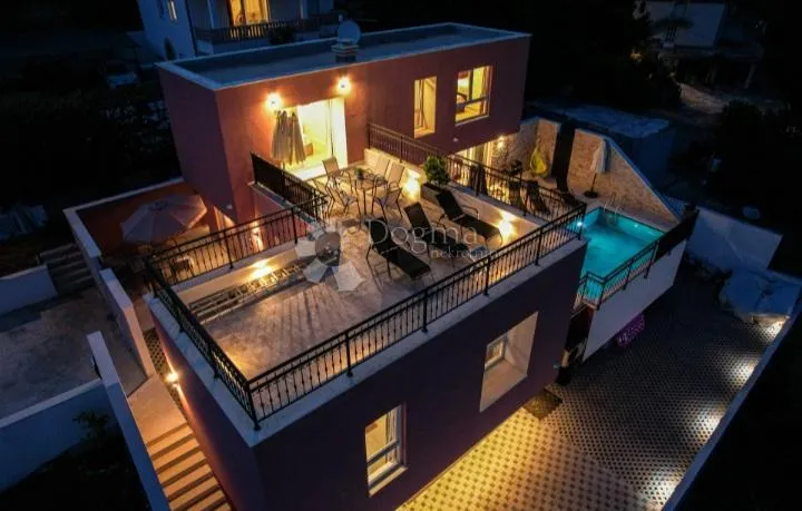 vila u marini za dugoročni najam - slika 9