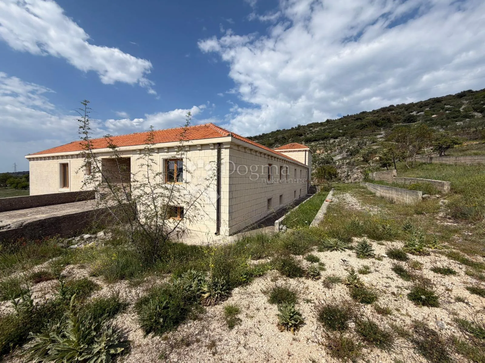 mediteranska oaza privatnosti – kamena rezidencija na braču - slika 9