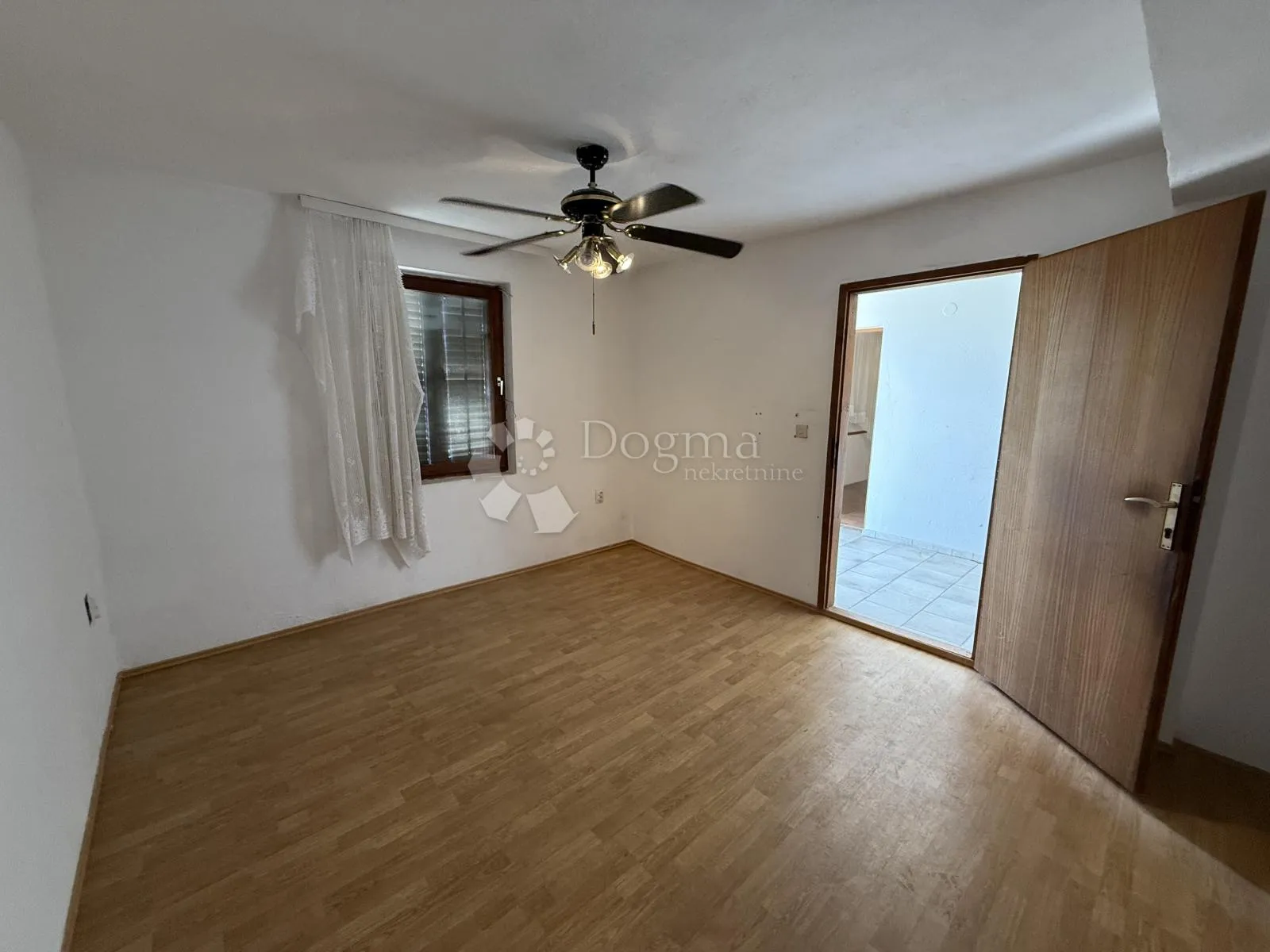 dva apartmana, marušići - slika 11
