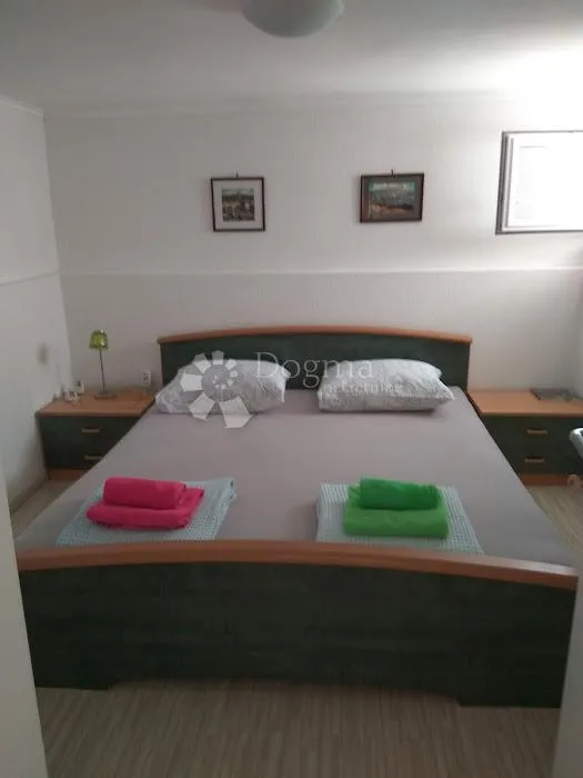 žaborić- predivna apartmanska kuća s pogledom na more - slika 32