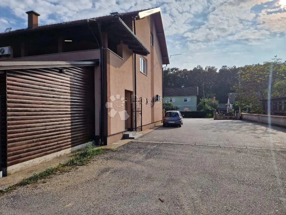 Poslovno-stambeni objekt u Sisku s Poslovnim Prostorom - Sisak