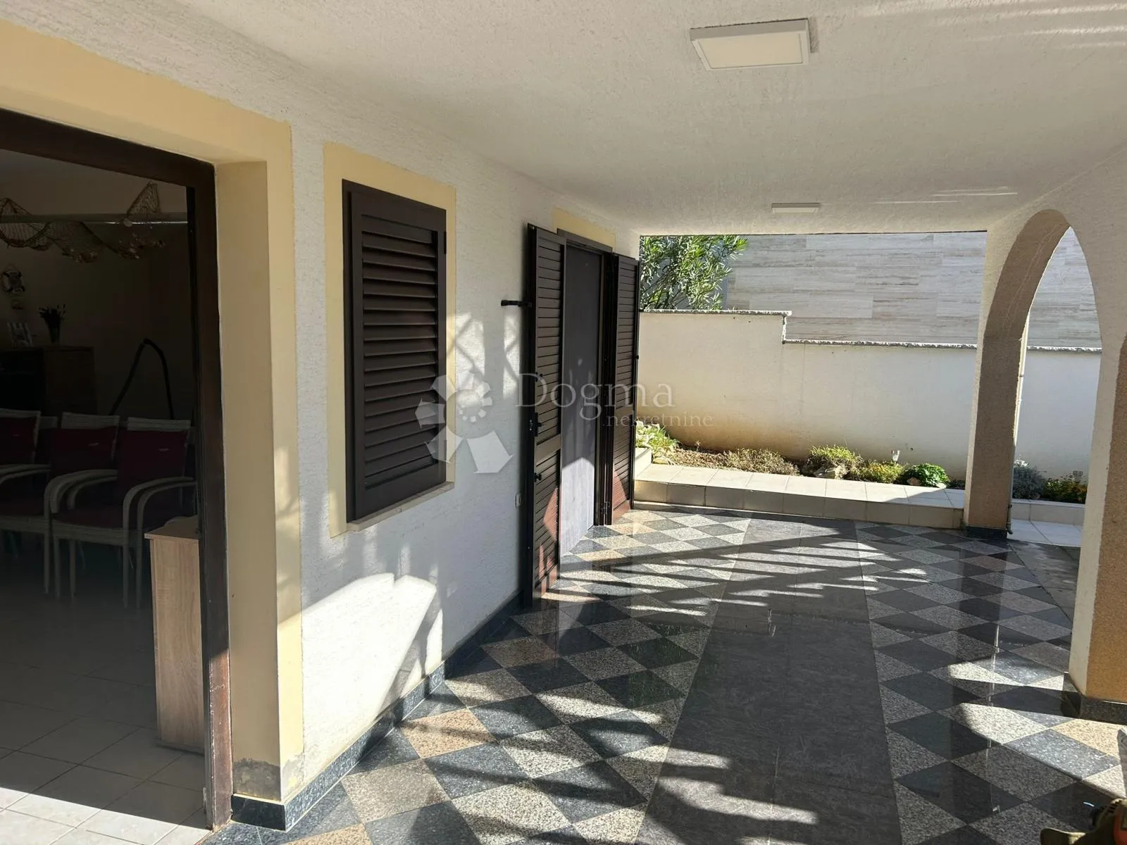 predivna kuća s pogledom na more – petrčane - slika 7
