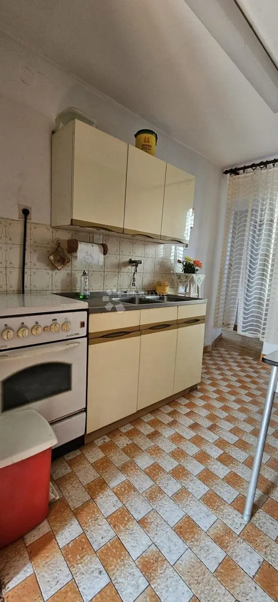 kamena kuća i dvije konobe za uređenje po želji - slika 22
