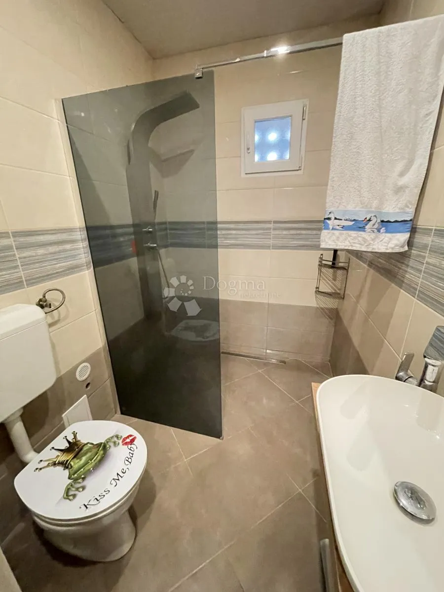 predivan mali južni stan s pogledom - slika 10