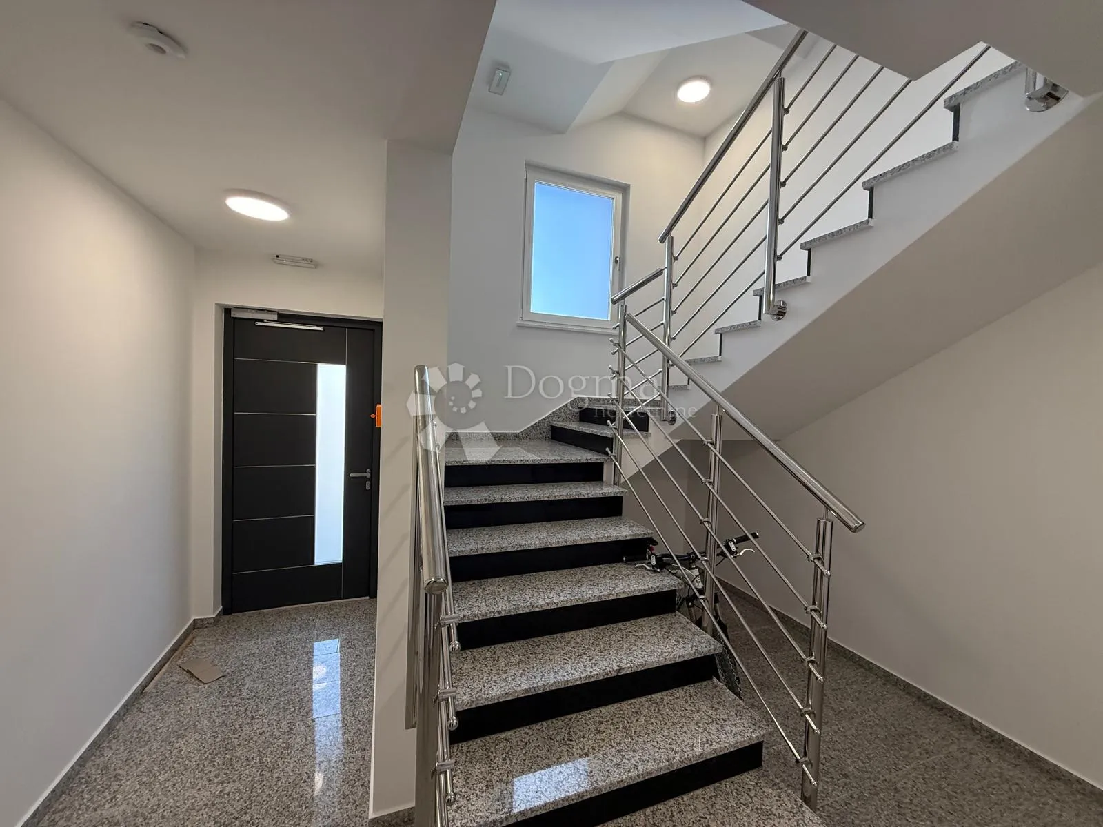 novogradnja apartman s pogledom na more plaža babe - slika 18