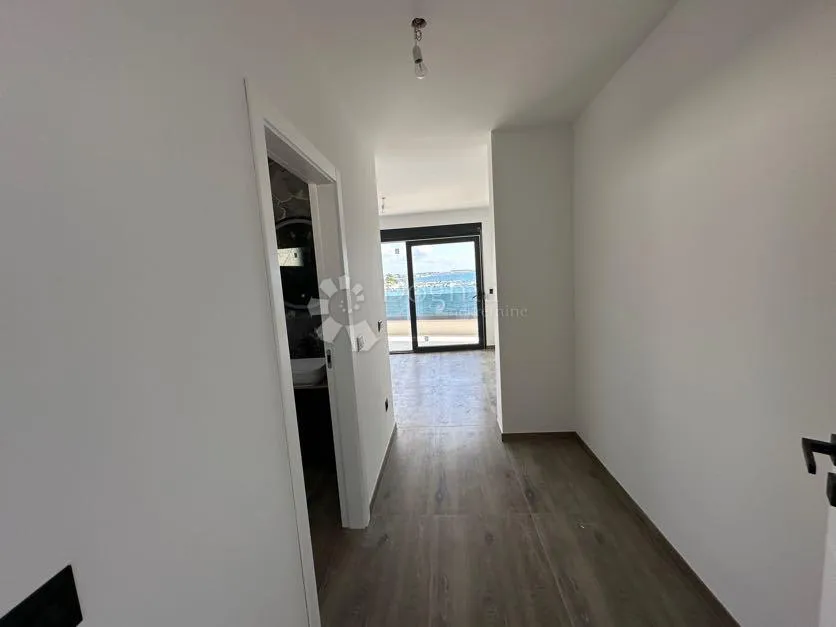 luksuzni apartman na moru - slika 21