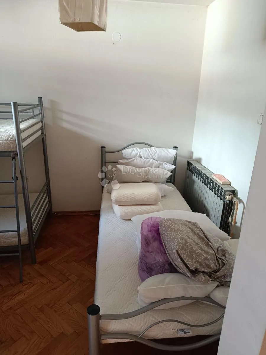 kuća s pet soba - slika 14