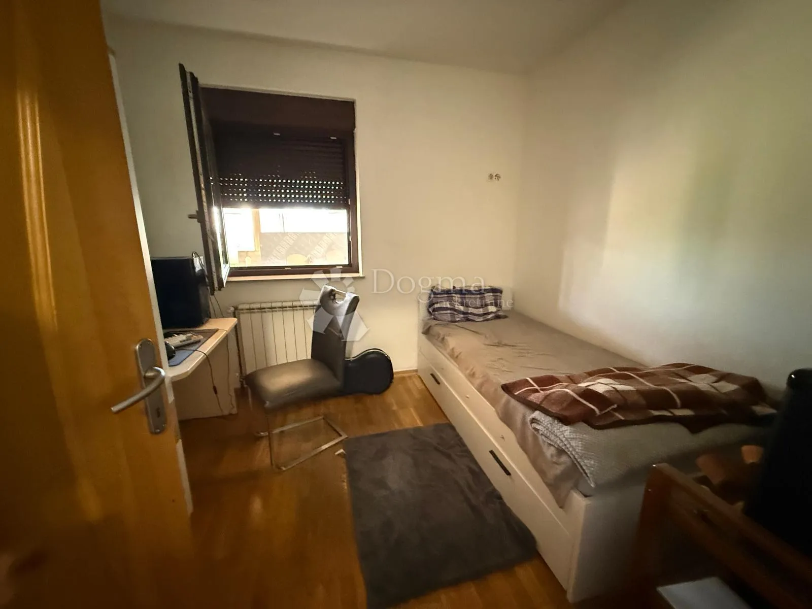 imanje nadomak grada kuća i 1h zemlje priroda - slika 11