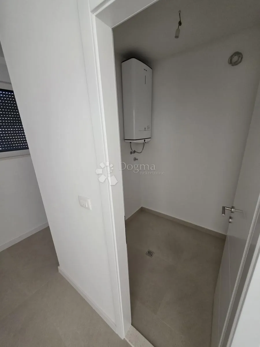 vinišće- top prilika!!! moderna villa s pogledom na more - slika 21
