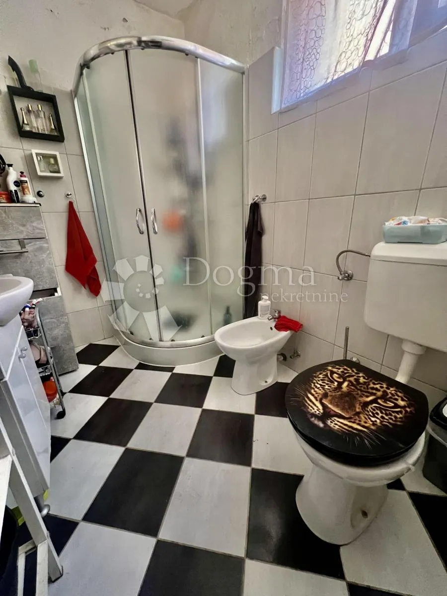 kuća u rovinju sa pogledom na more - slika 5
