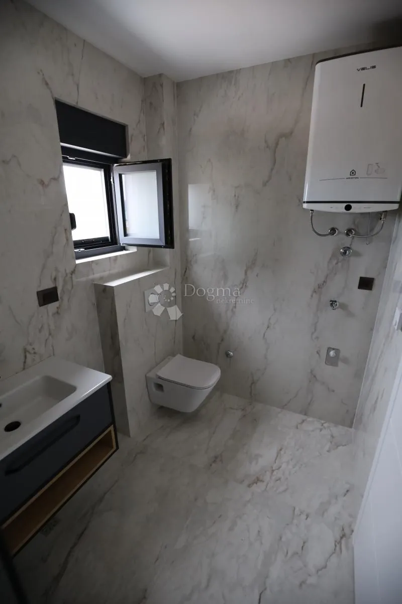 penthouse sa krovnom terasom , garažom, liftom , podno grijanje - slika 8