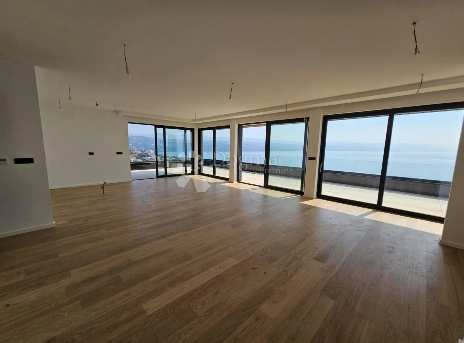 penthouse sa vlastitim bazenom - slika 17