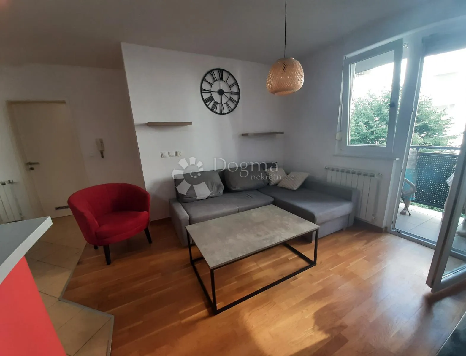 arena centar 5 min – 2-soban stan s lođom, 42 m² - slika 1