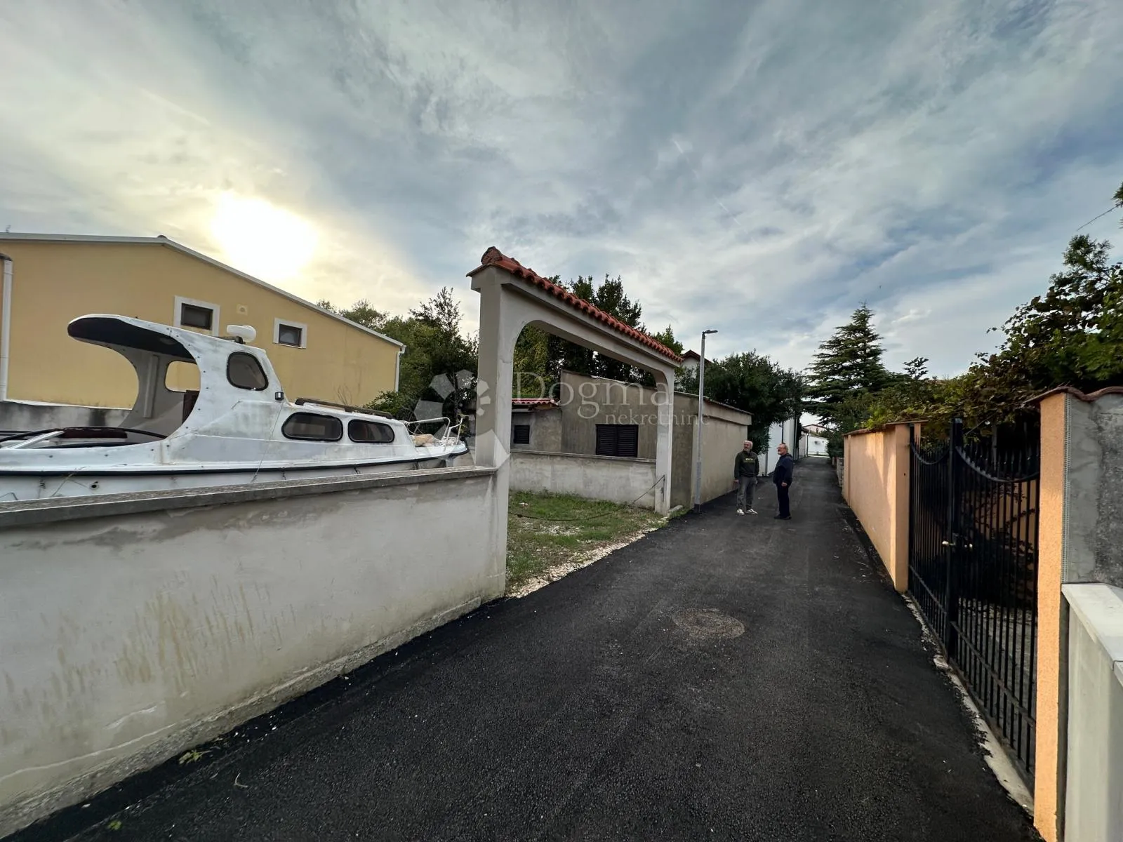 zukve kuća sa 3 apartmana *prilika!!!* - slika 7
