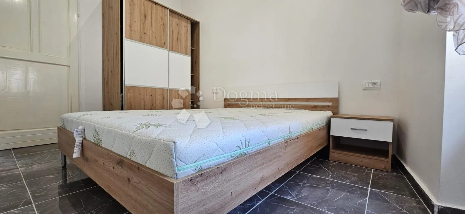 atraktivna kuća sa 4 spavaće sobe - slika 29