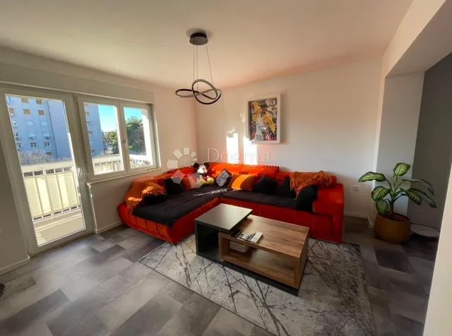 gornja vežica-50.62,2skl ,balkon kompletno adaptirano - slika 3