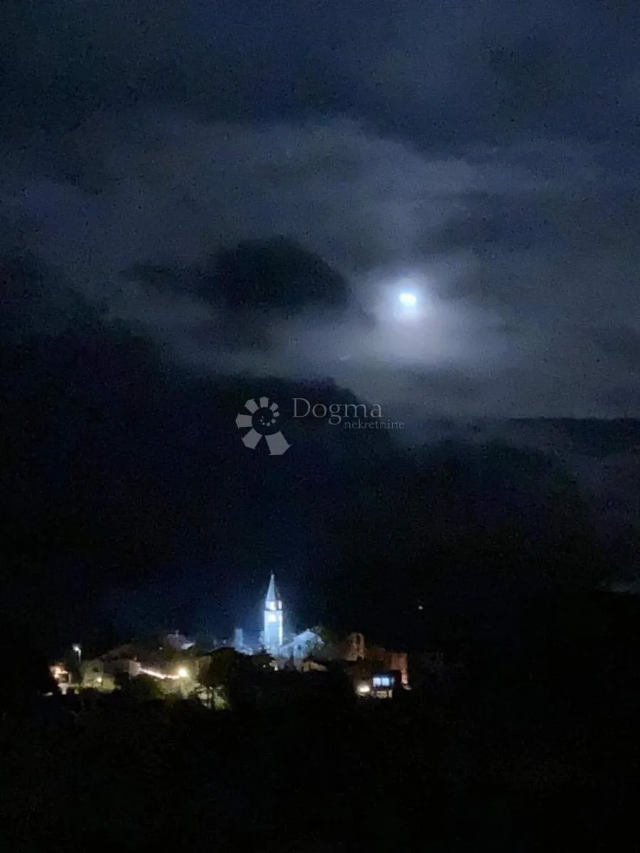 kuća s bazenom, 1000m2 okućnice, panoramski pogled - slika 33