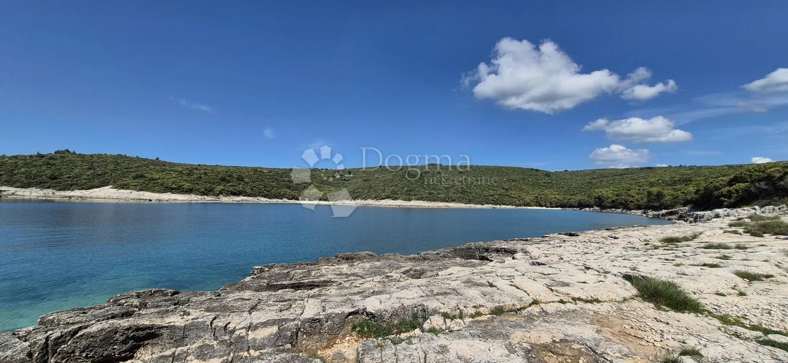 poljoprivredno zemljište s pogledom na more - 250 m od plaže - slika 13