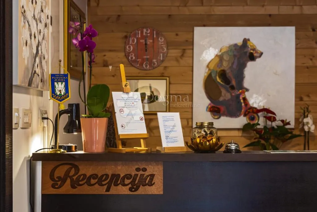 odličan manji hotel sa uigranim poslom - slika 27