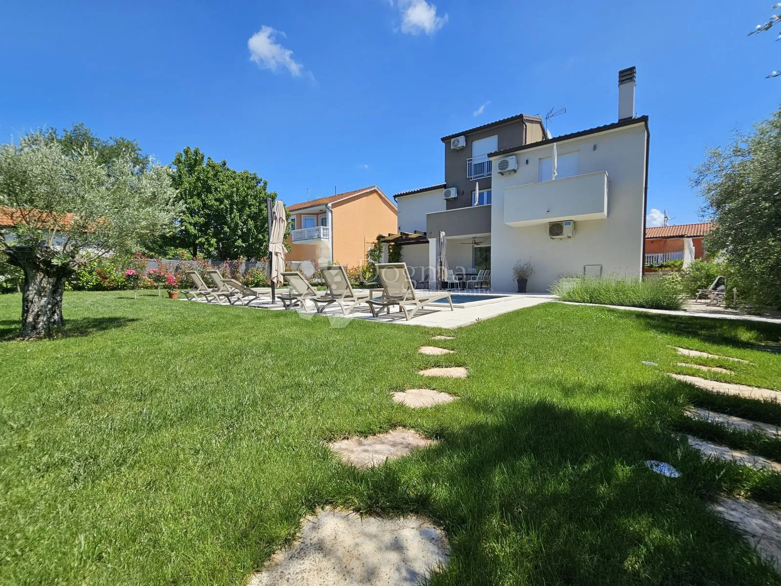apartmanska kuća (4 jedinice) spremna za turizam - slika 50