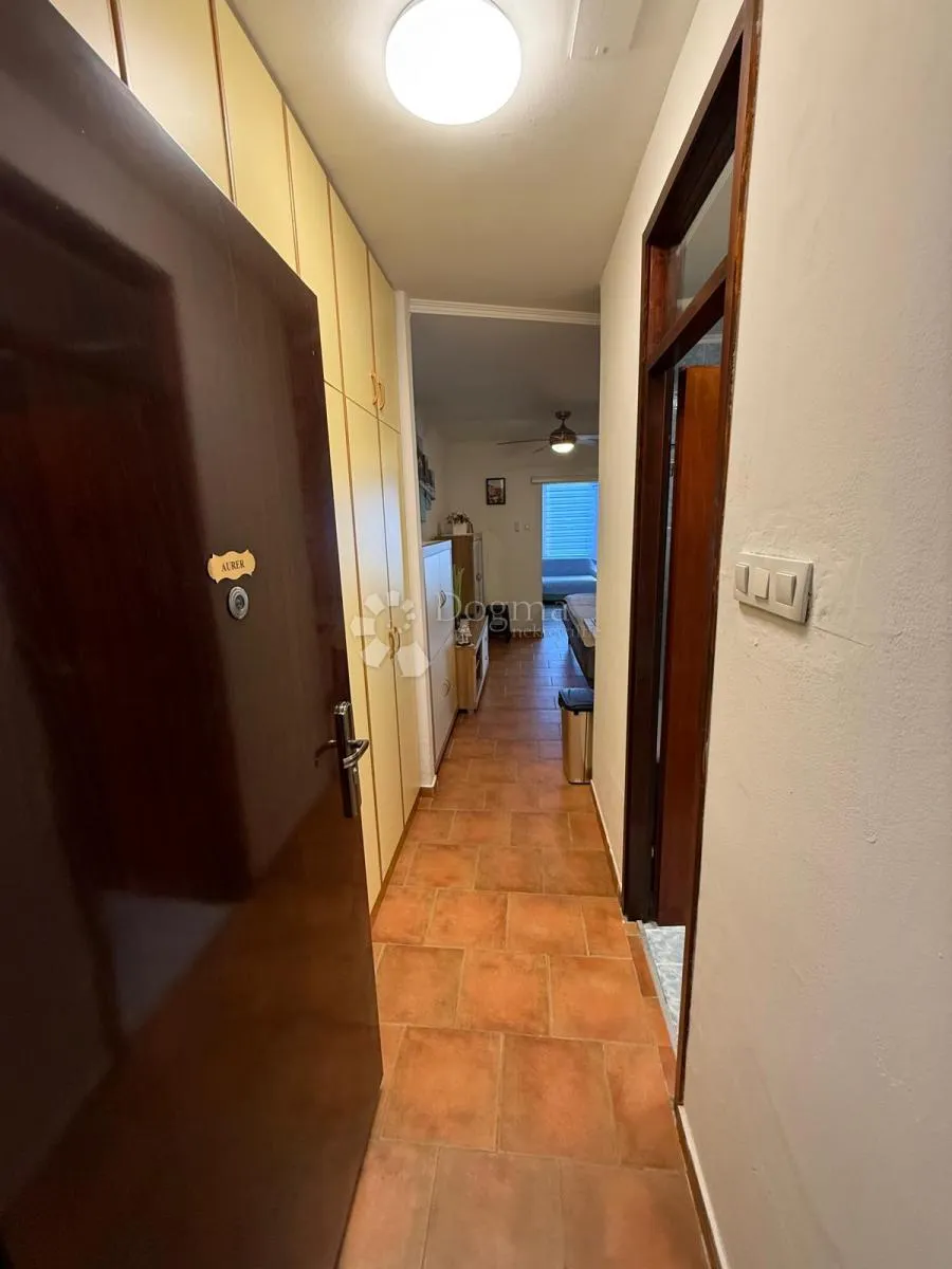 apartman u prizemlju s velikom terasom - slika 5