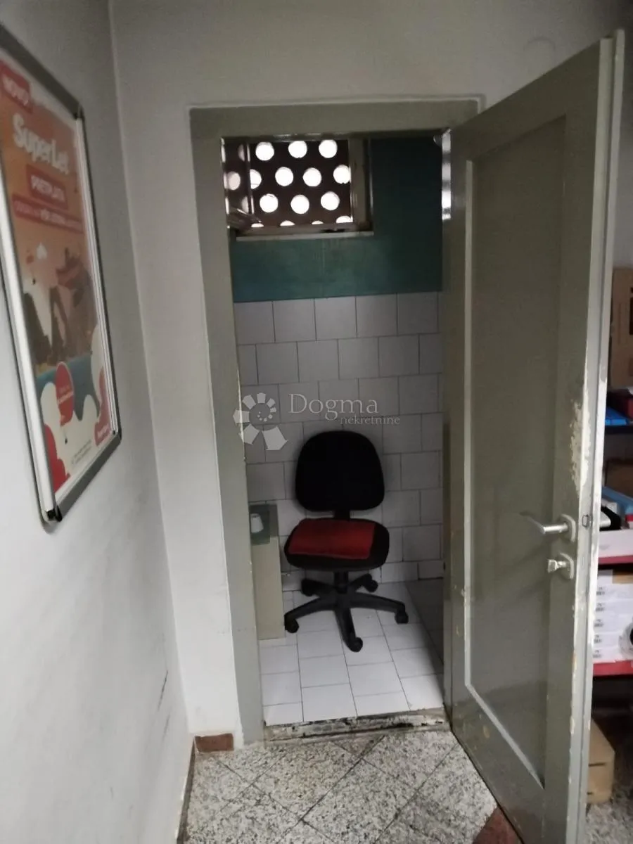 poslovni prostor u samom centru grada - slika 4