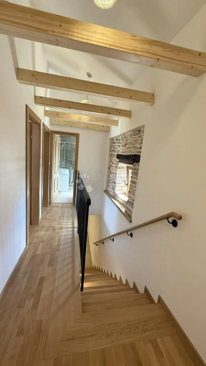 prekrasna renovirana kamena kuća - slika 18