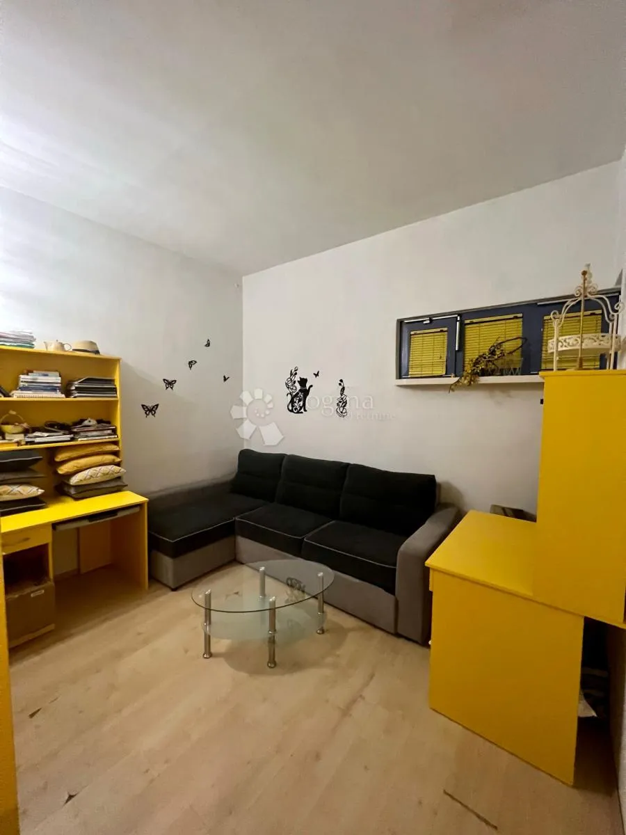 poslovni prostor, strožanac, idealno za trgovinu - slika 8