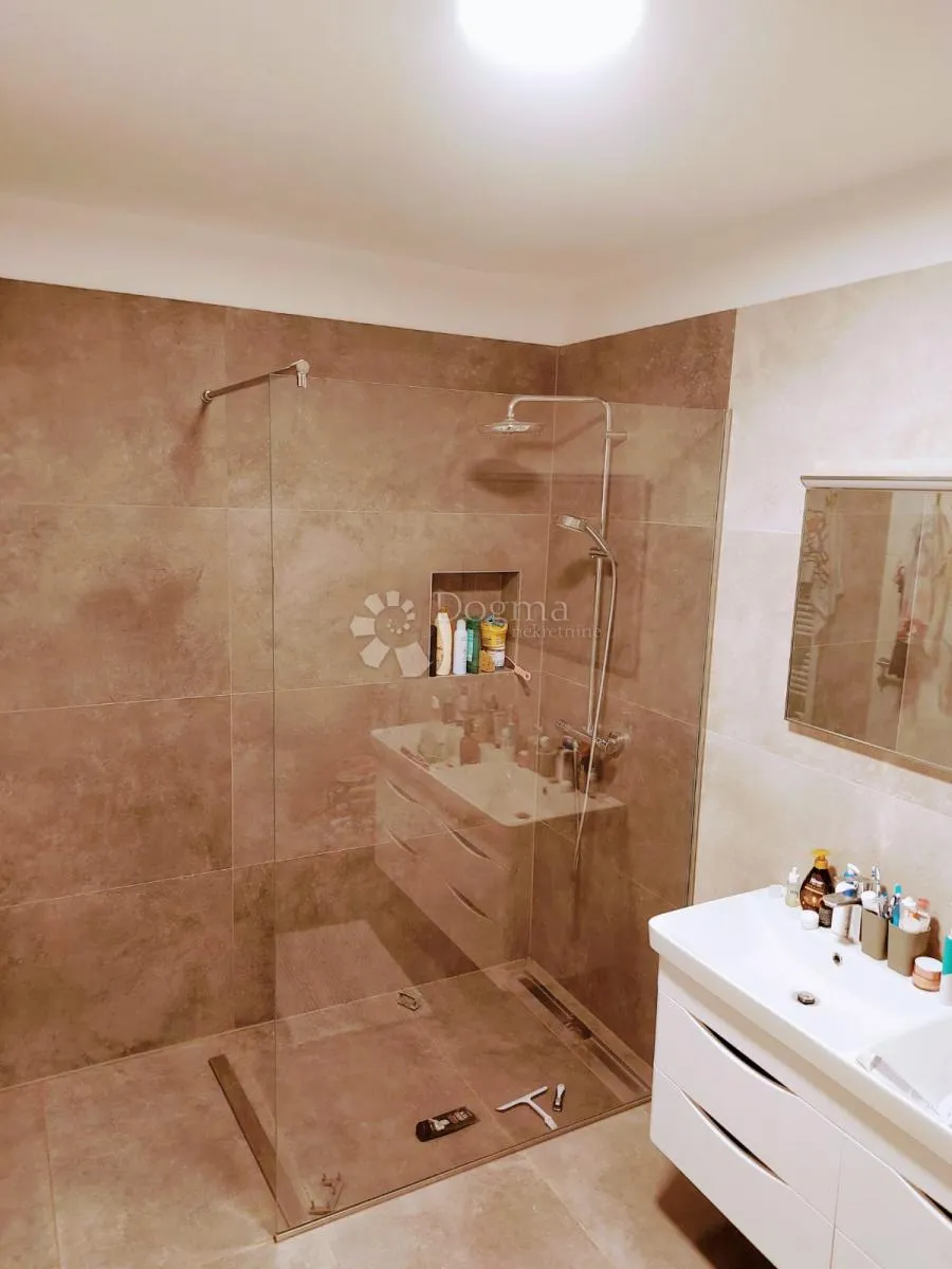 moderna novogradnja 500 m od mora! - slika 13