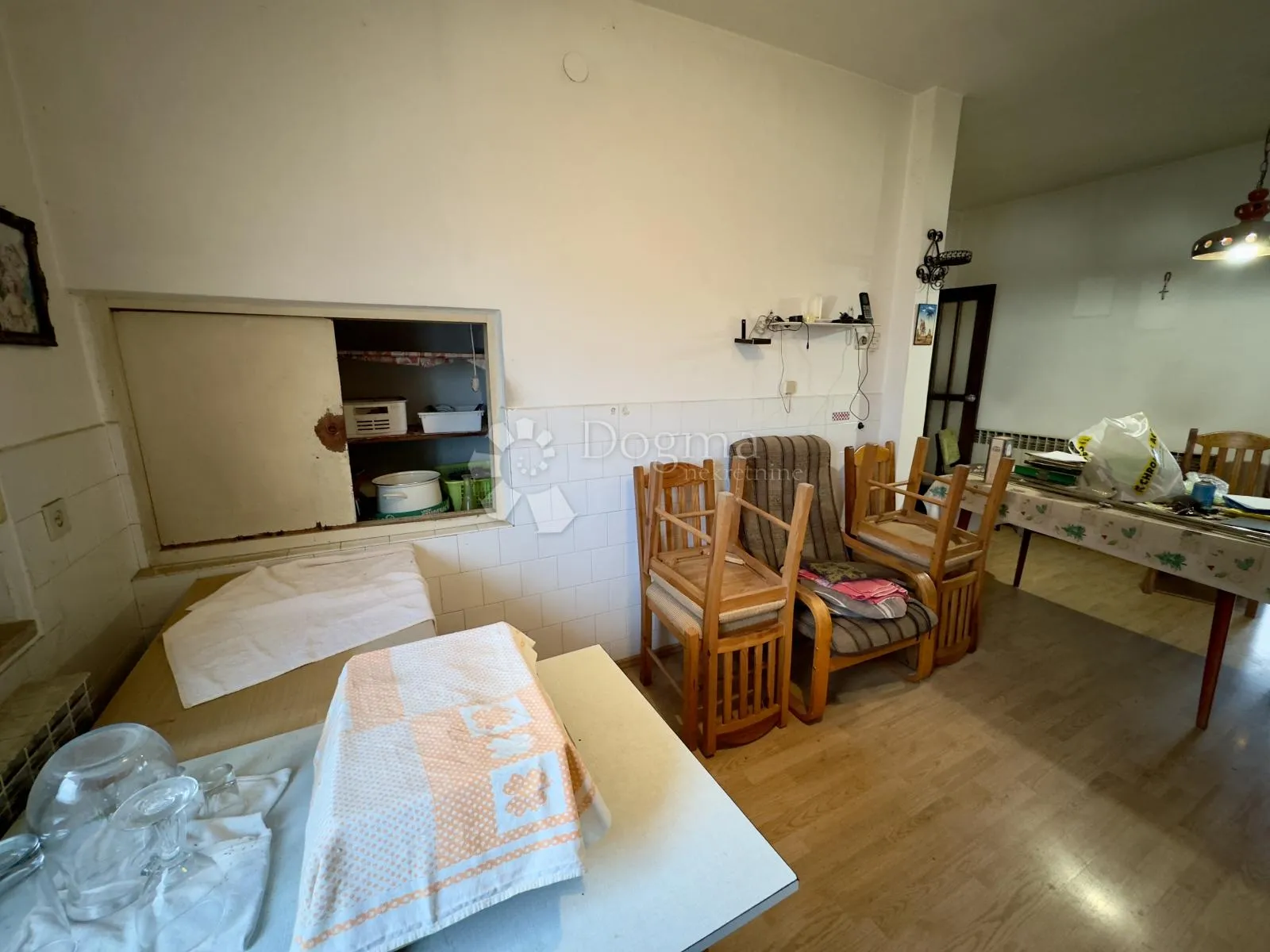 prodaja kuće s pomoćnim objektom i velikom okućnicom - slika 9