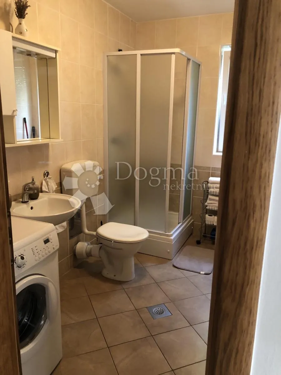 soline apartman u prizemlju - slika 7