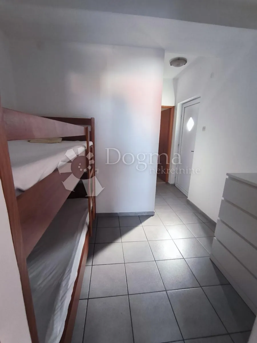 kuća sa 6 apartmana, sabunike-privlaka - slika 17