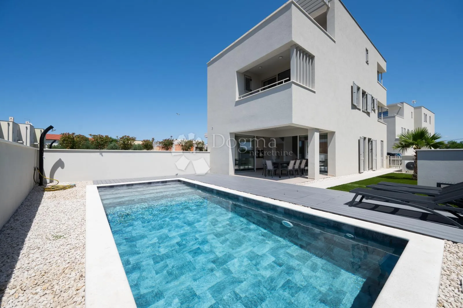 moderna luksuzna vila s bazenom, duplex ,namješteno!! - slika 1
