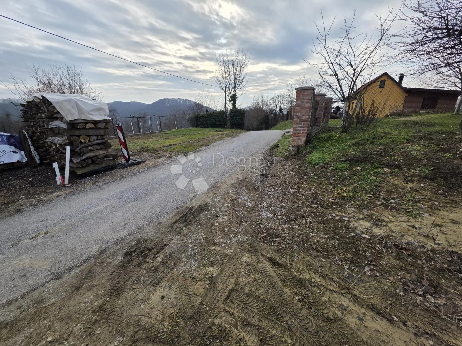 građevinsko zemljište 1.867 m² – mirna lokacija, sv. križ začretje - slika 2