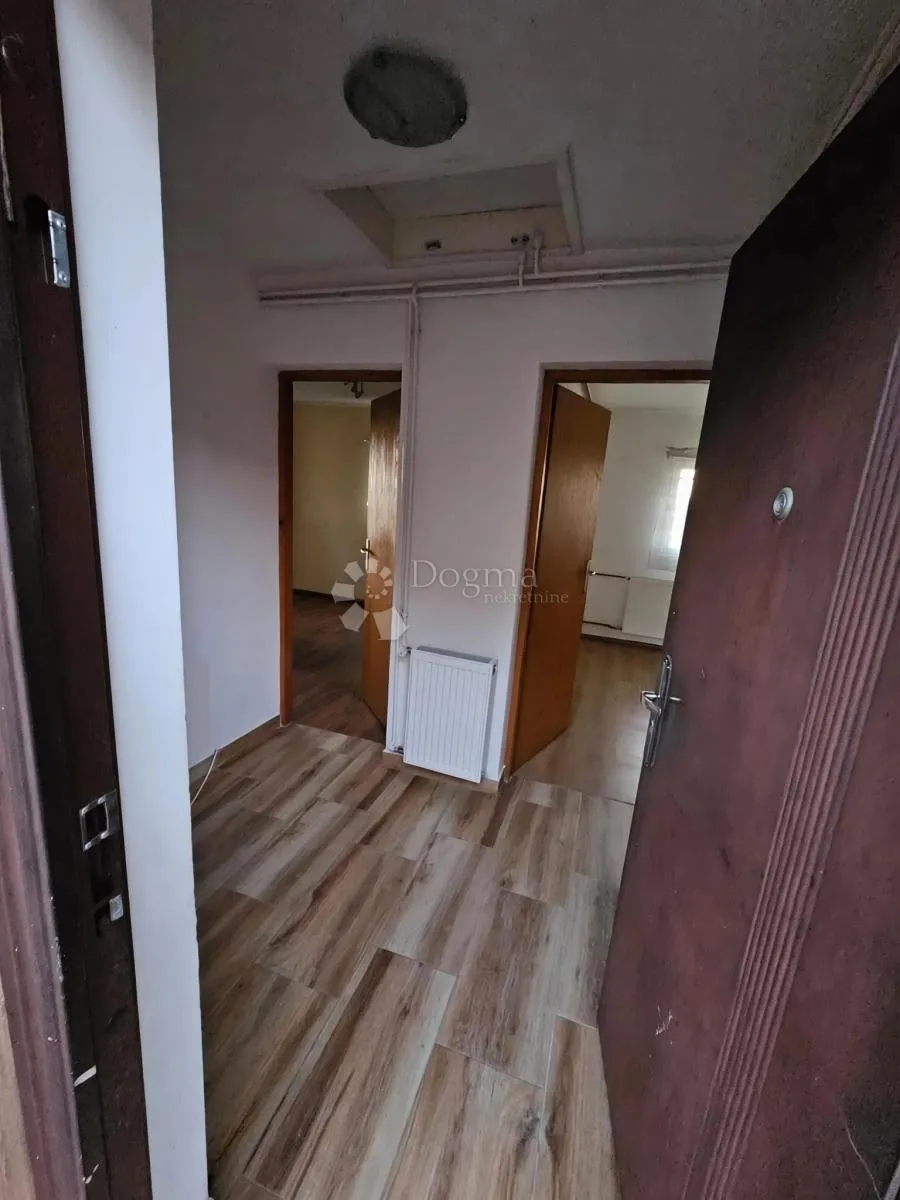 vikendica s kućicom za druženje – oaza mira kod križa - slika 14