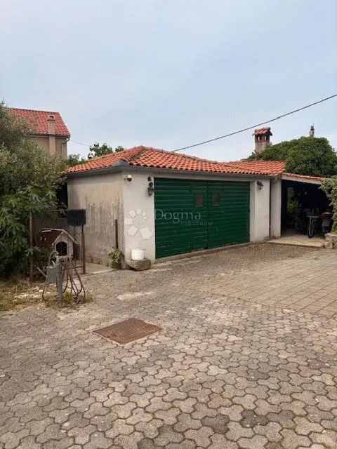 lijepa obiteljska kuća - slika 13