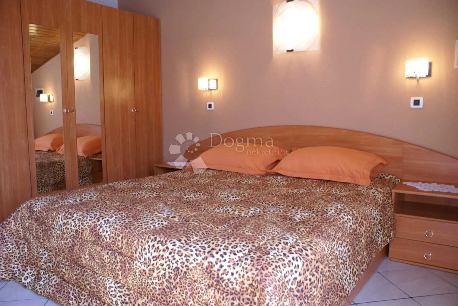 stan 122m2 rovinj- blizina plaže kuvi - slika 10