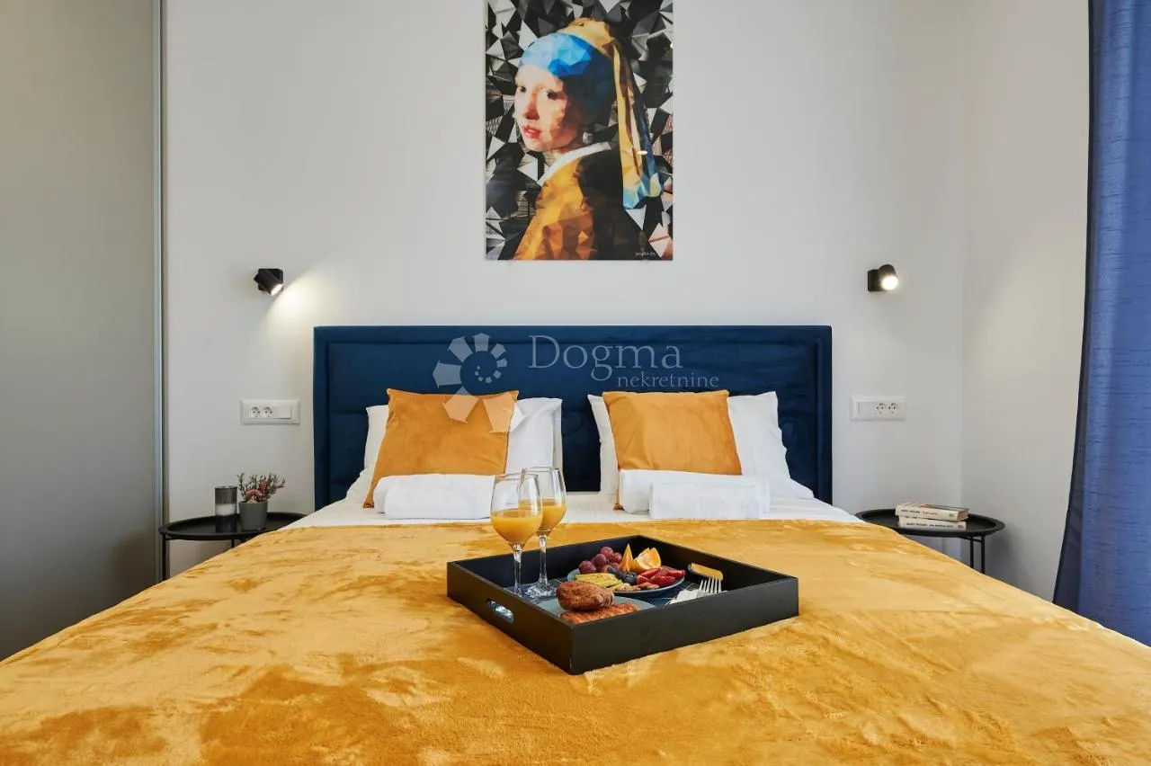 kaštel novi- luksuzna villa s bazenom - slika 19