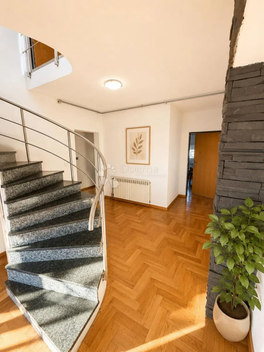 dubrava,dvoetazni stan s 6 spavacih soba i velikom terasom - slika 4