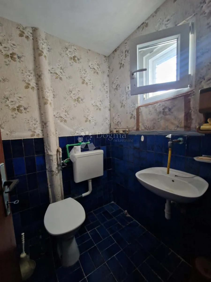 pag - kuća s 2 apartmana 282,80 m2 - 250 m od mora - slika 26